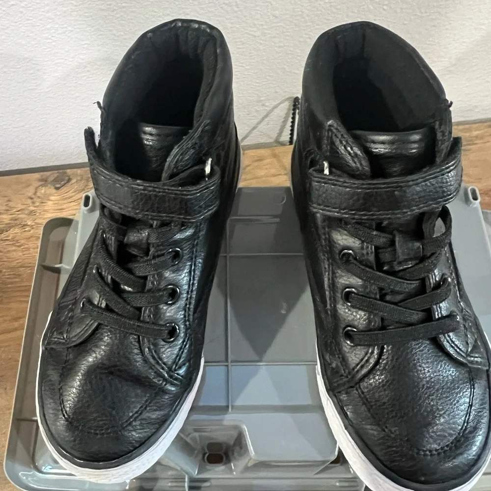 Children’s place Black High-Top‎ Kids Sneakers size 11